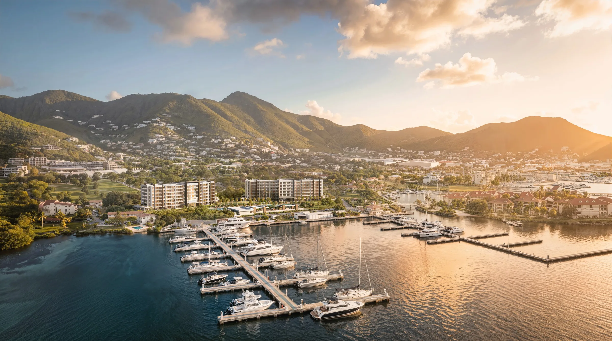 Résidences et marina de Port de Plaisance en bord d'eau au coucher du soleil, Sint Maarten — 4U Real Estate